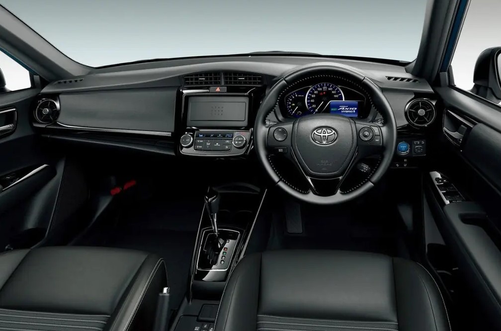 Фото салона Toyota Corolla Axio
