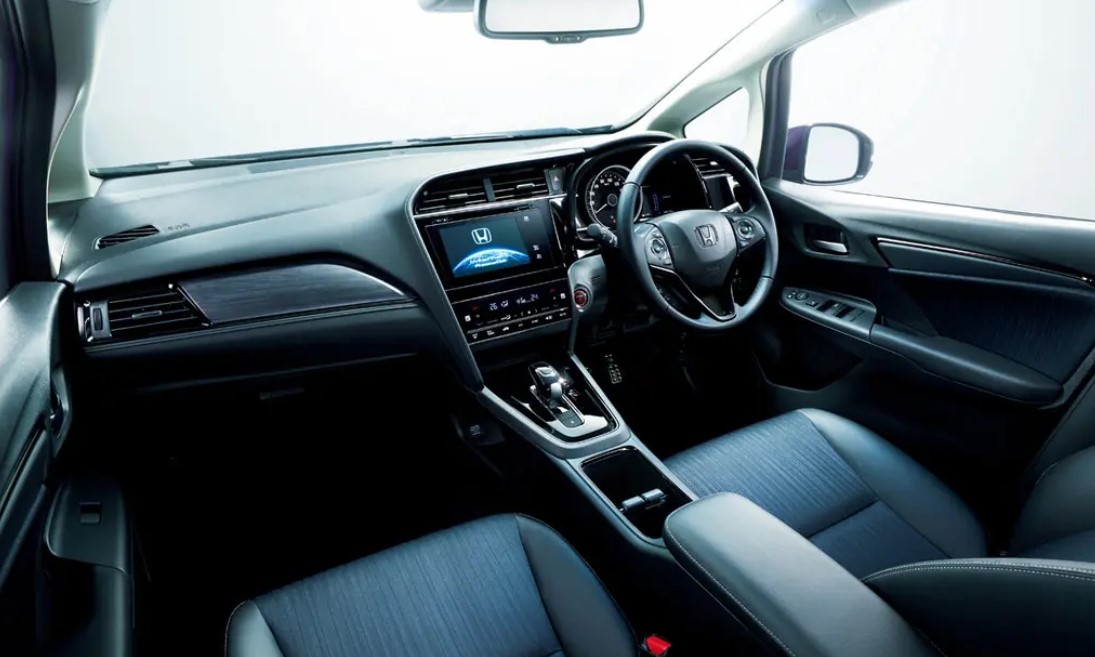 Фото салона Honda Shuttle