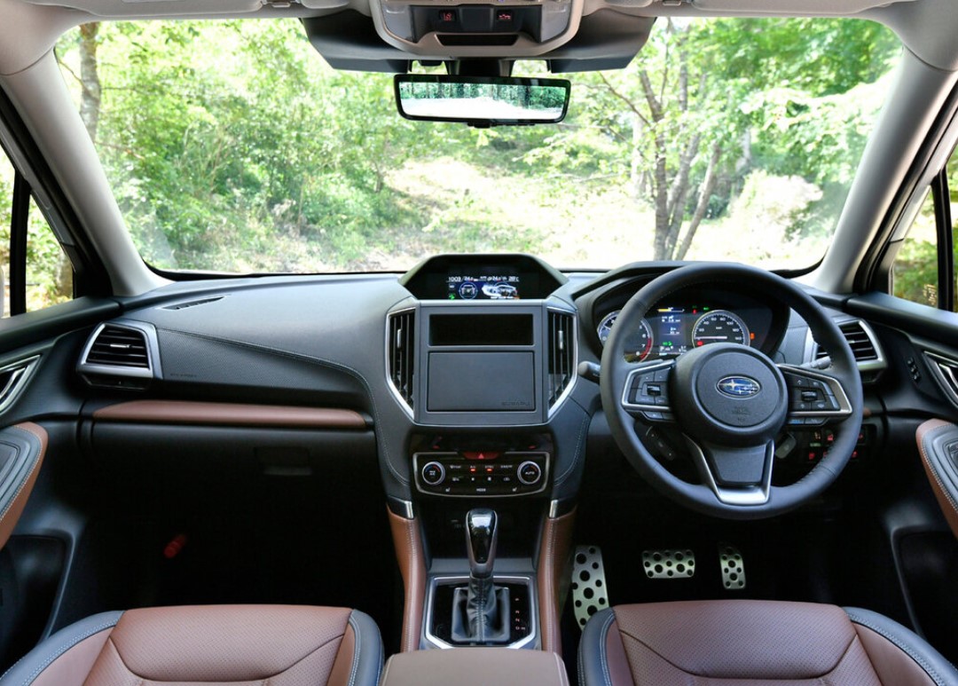 Салон Subaru Forester