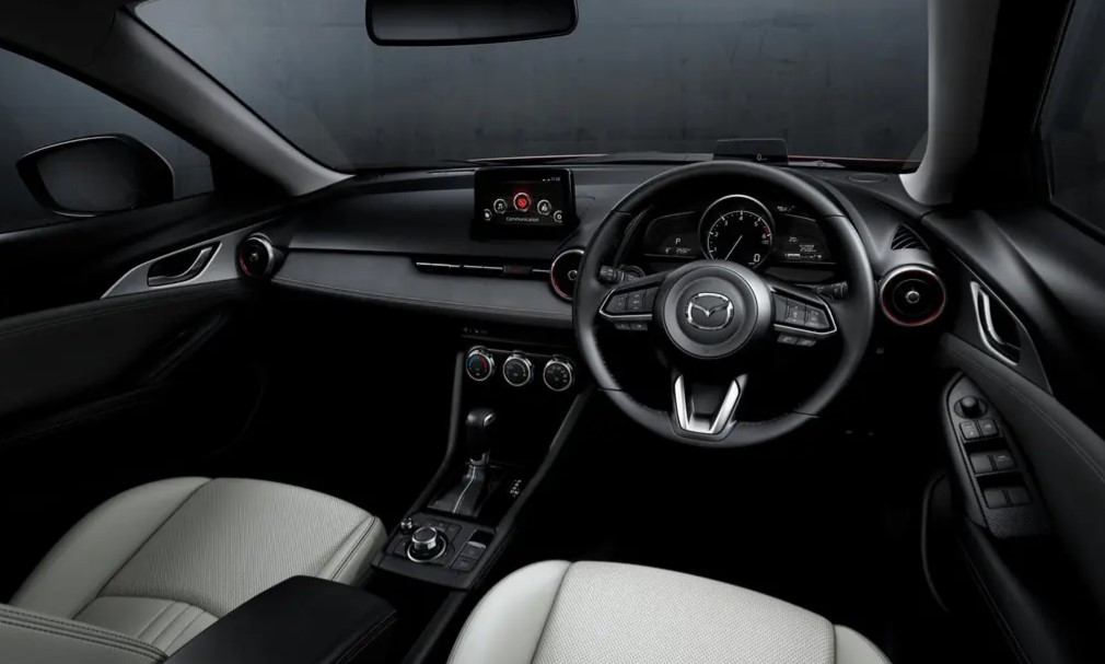 интерьер Mazda CX-3
