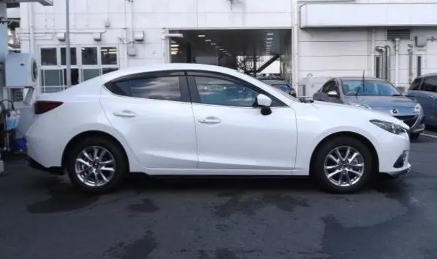 Фото Mazda AXELA