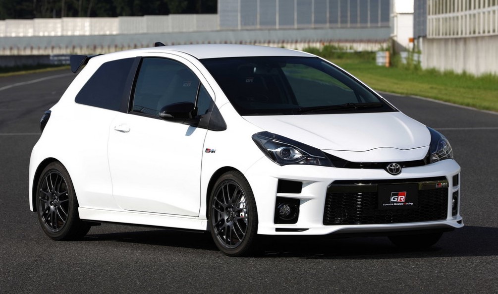 Фото Toyota Vitz