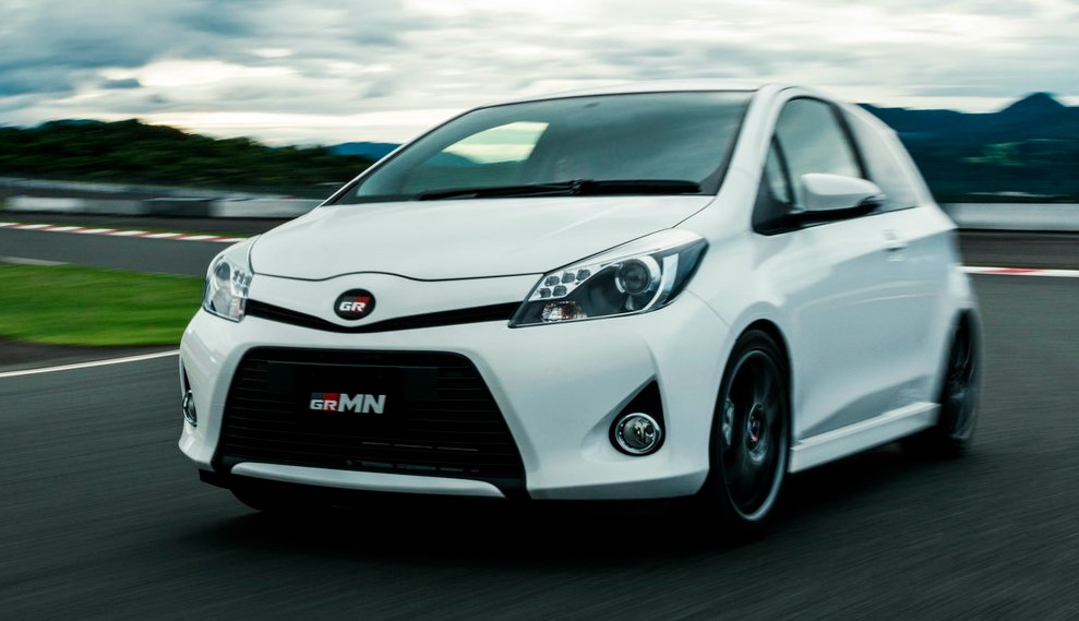 Фото Toyota Vitz 2011