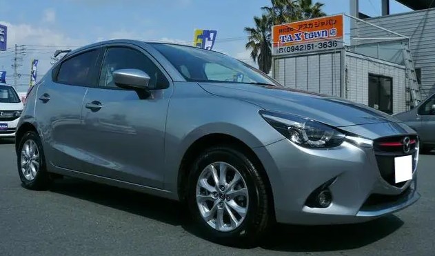 Фото Mazda Demio 2019